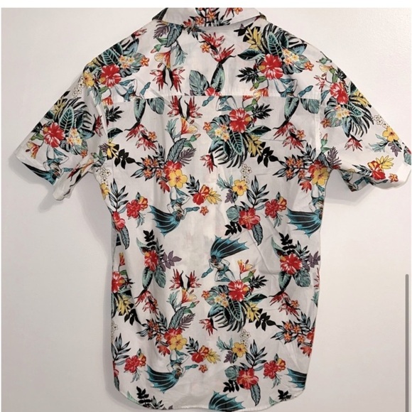 Batman Hawaiian Men’s Button Up Short Sleeve Shirt Floral Hawaiian Shirt Comics - Picture 3 of 7